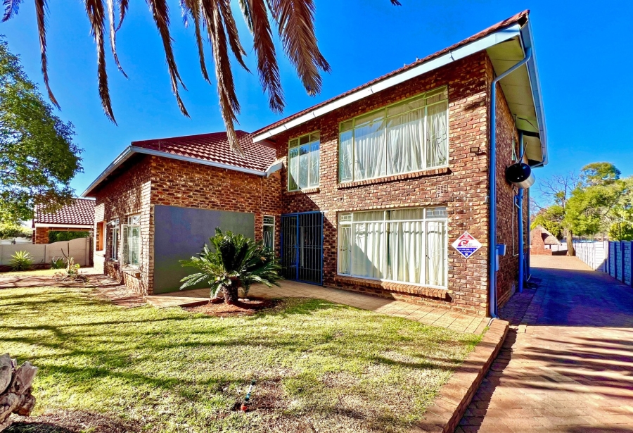 5 Bedroom Property for Sale in Potchefstroom North West